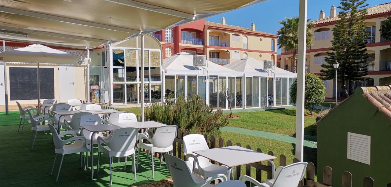 Apartamentos Esteasur Islantilla Exterior photo